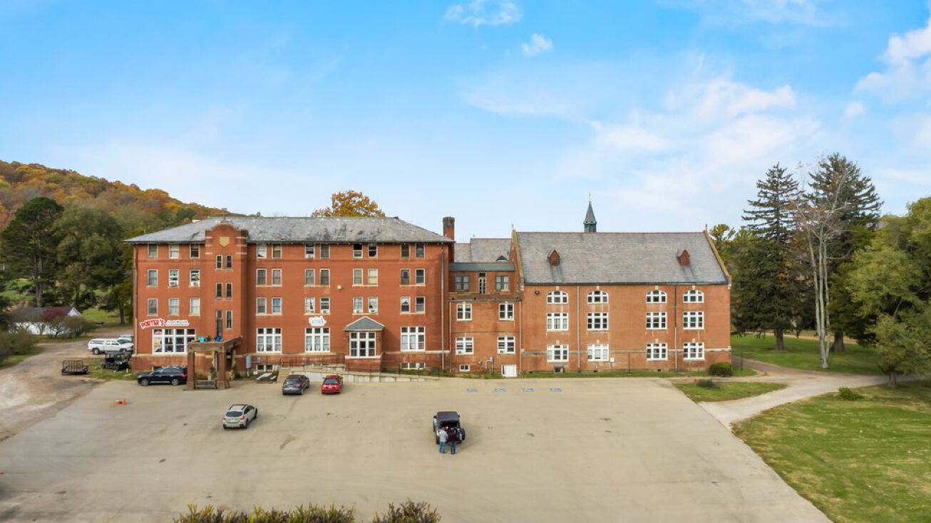 211 College St, Arcadia, MO 63621 Hospitality Property for Sale