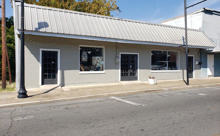 Pictures of Office, Retail property located at 406 S 3rd St, Leesville, LA 71446 for sales - image #1
