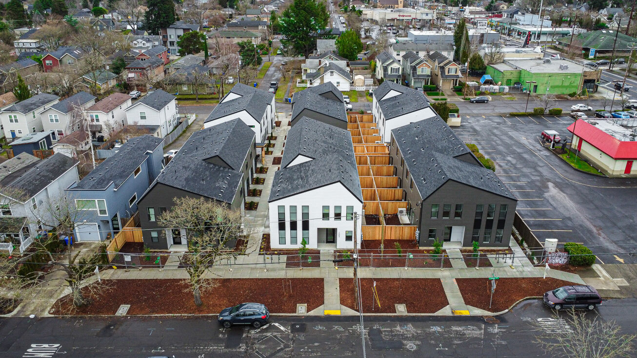 Pictures of Multifamily property located at 7582 N Emerald Ave, Portland, OR 97217 for sales - image #1