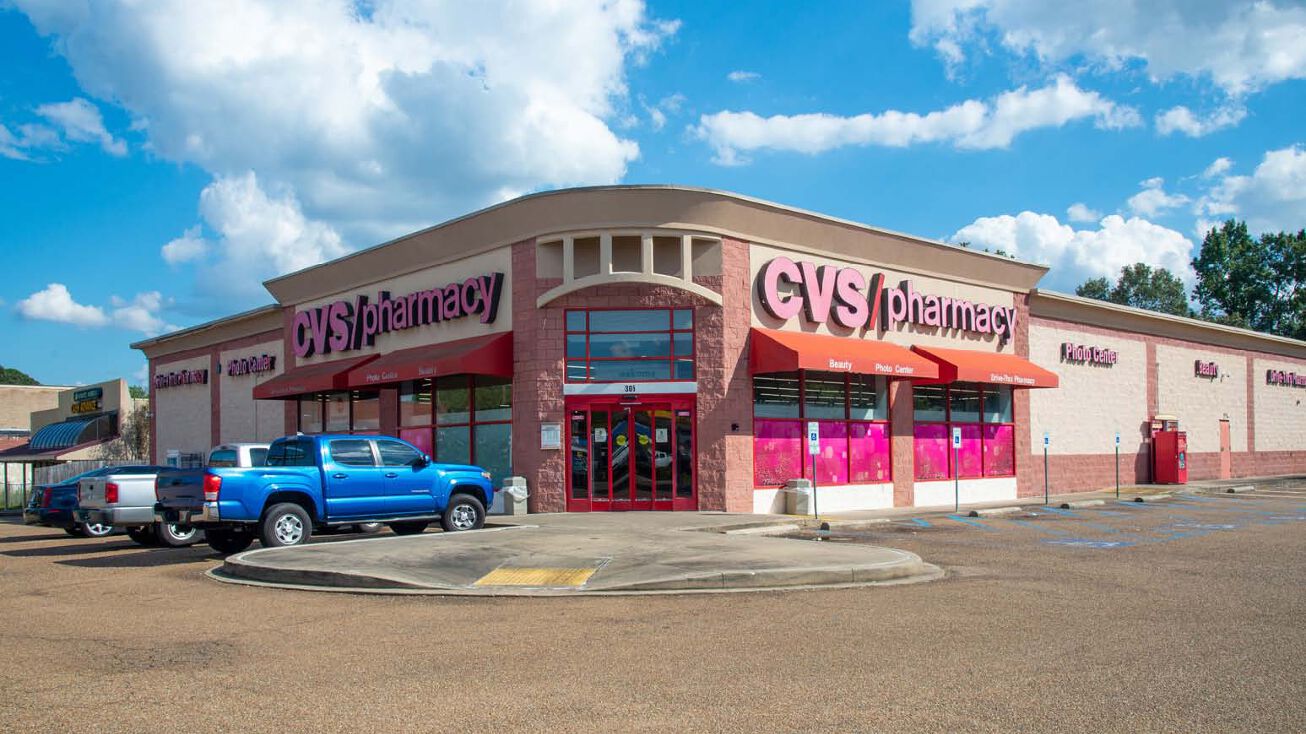 305 Meadowbrook Rd, Jackson, MS 39206