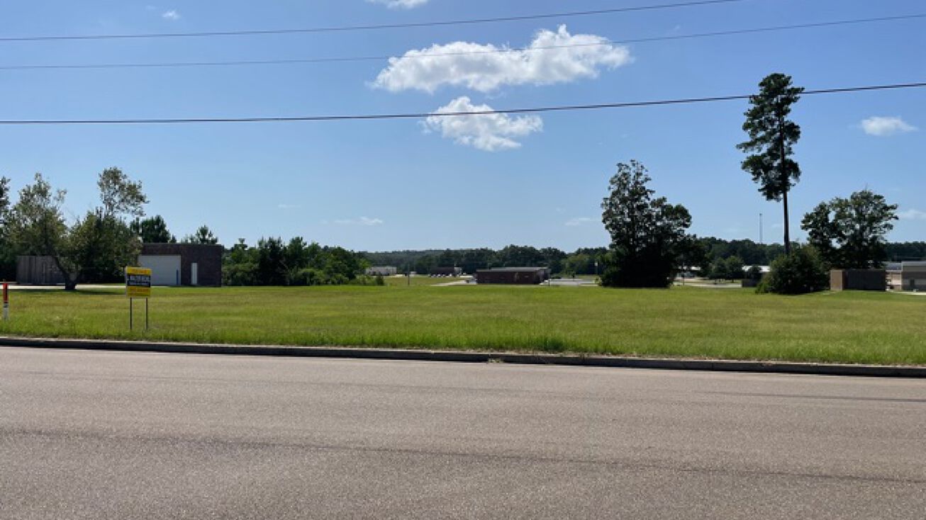 Pictures of Land property located at Metroplex Blvd, Pearl, MS 39208