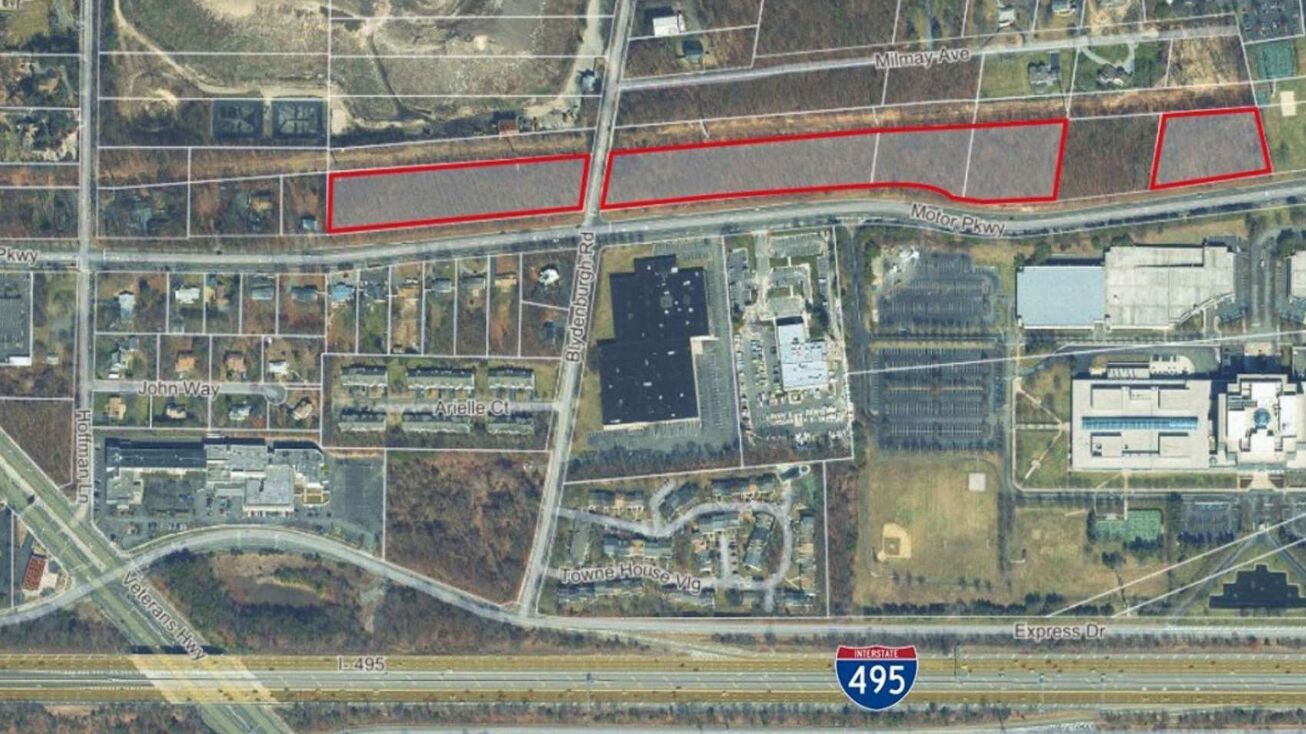 Motor Parkway & Blydenburgh Road, Hauppauge, NY 11788