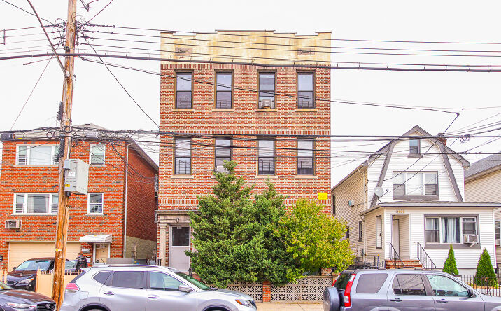 Pictures of Multifamily property located at 1826 Radcliff Ave, Bronx, NY 10462 for sales - image #1