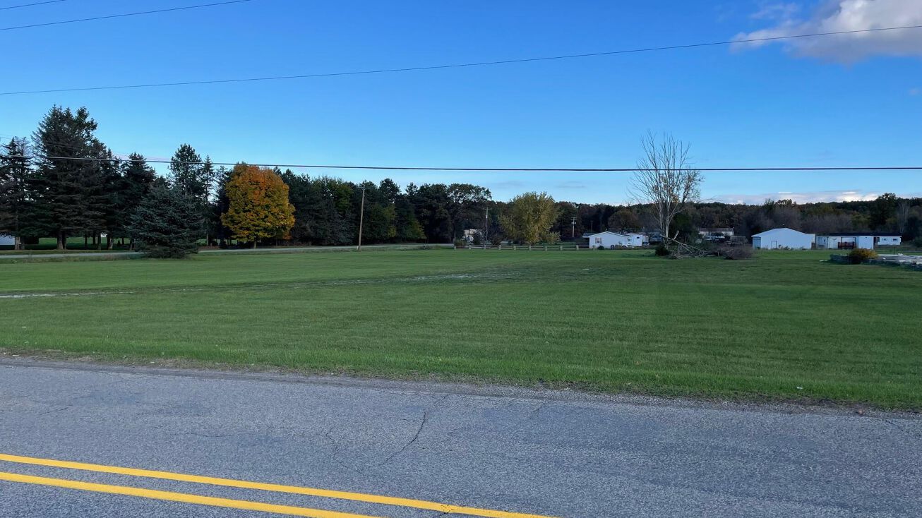 1010 E Mosherville Road, Jonesville, MI 49250