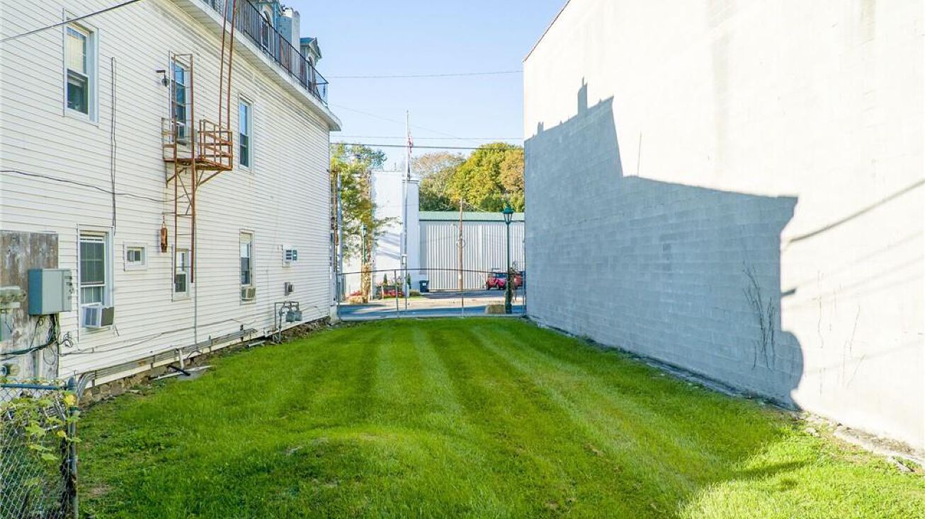 69 Main St, Walden, NY 12586