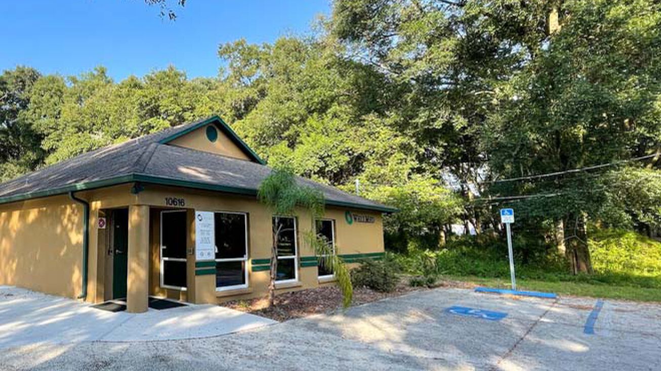 10616 Main St, Thonotosassa, FL 33592