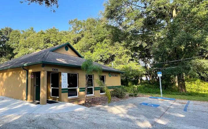 Pictures of Office property located at 10616 Main St, Thonotosassa, FL 33592 for sales - image #1