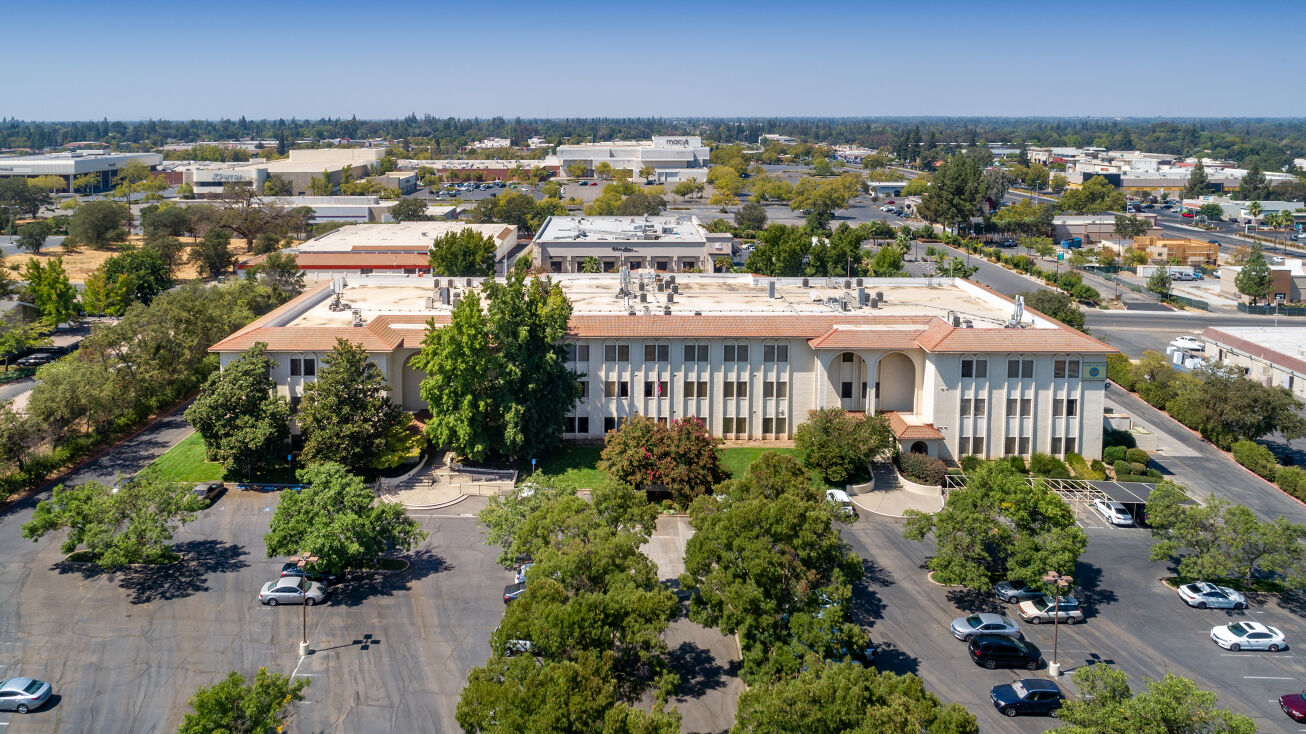 6060 Sunrise Vista Dr, Citrus Heights, CA 95610