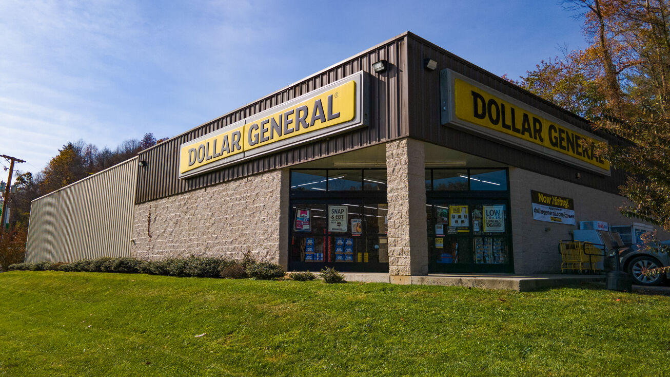 820 S Main St, Galax, VA 24333