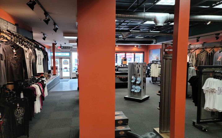 Pictures of Retail property located at 615 Main St, Barnstable, MA 02601 for comps - image #1