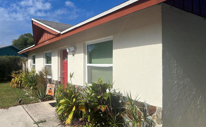 Pictures of Multifamily property located at 1309 W Frangipani Circle, Lantana, FL 33462 for sales - image #1