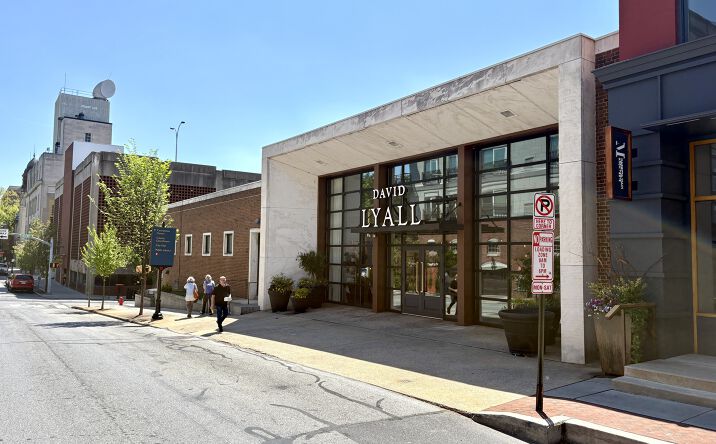 Pictures of Office property located at 39 E Chestnut St, Lancaster, PA 17602 for sales - image #1