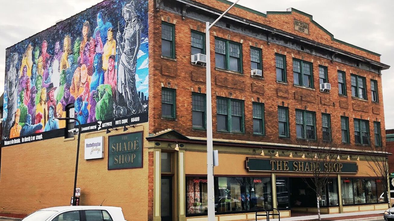 422 Leonard St NW, Grand Rapids, MI 49504