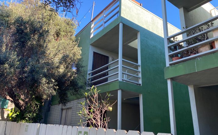 Pictures of Multifamily property located at 52 Market St, Los Angeles, CA 90291 for comps - image #1