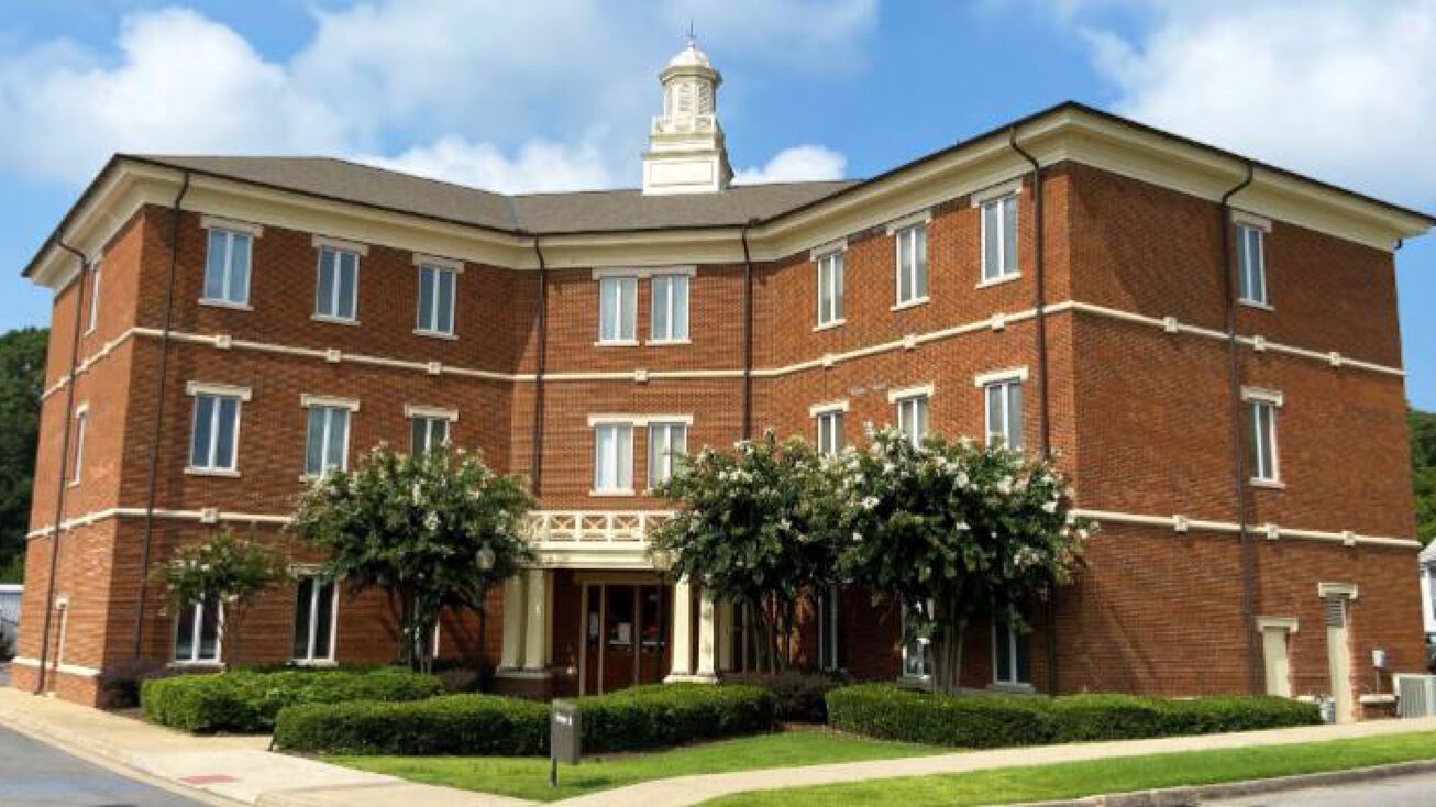 600 Gunter Ave, Guntersville, AL 35976 Office Property for Sale 600