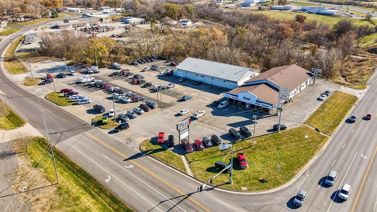 3100 and 3110 S 169 Hwy, St Joseph, MO 64503