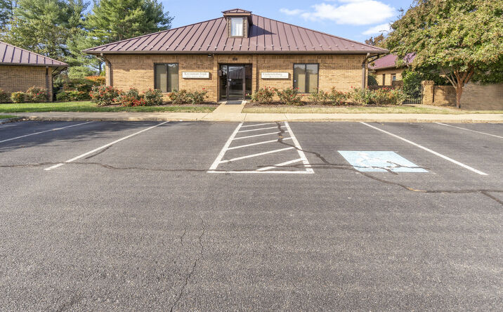 Pictures of Office property located at 411 Chatham Square Office Park, Fredericksburg, VA 22405 for comps - image #1