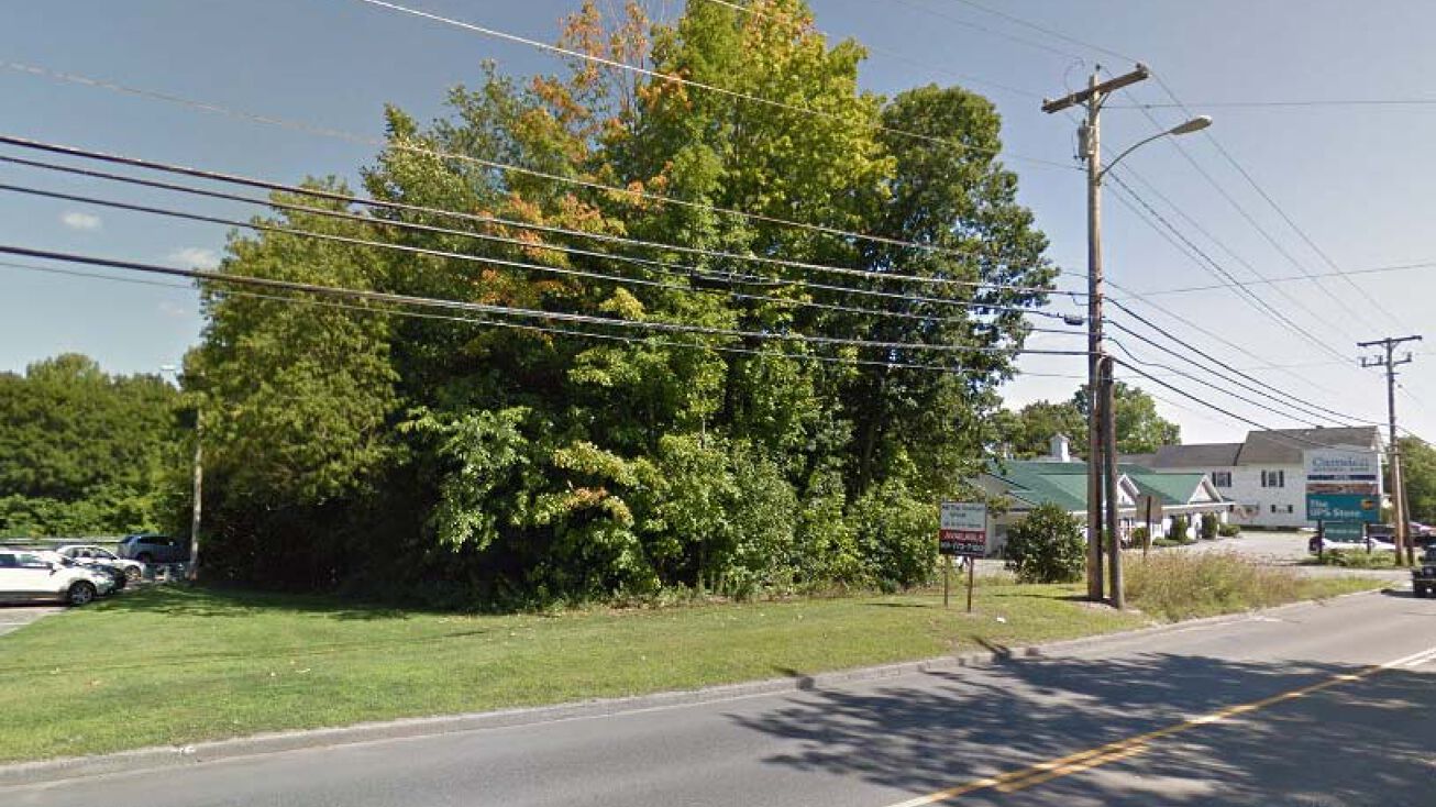 327 Main Street, Waterville, ME 04901