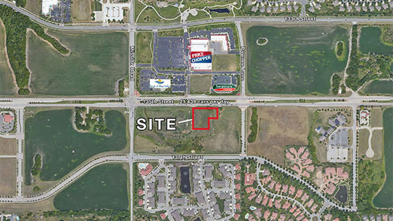 3691 W 135th St, Leawood, KS 66209