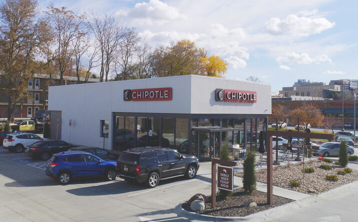 Pictures of Retail property located at 333 N Saddle Creek Rd, Omaha, NE 68131 for comps - image #1