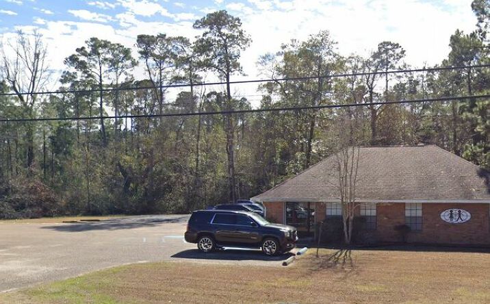 Pictures of Office, Mixed Use property located at 27350 U.S. Hwy 190, Lacombe, LA 70445 for comps - image #1