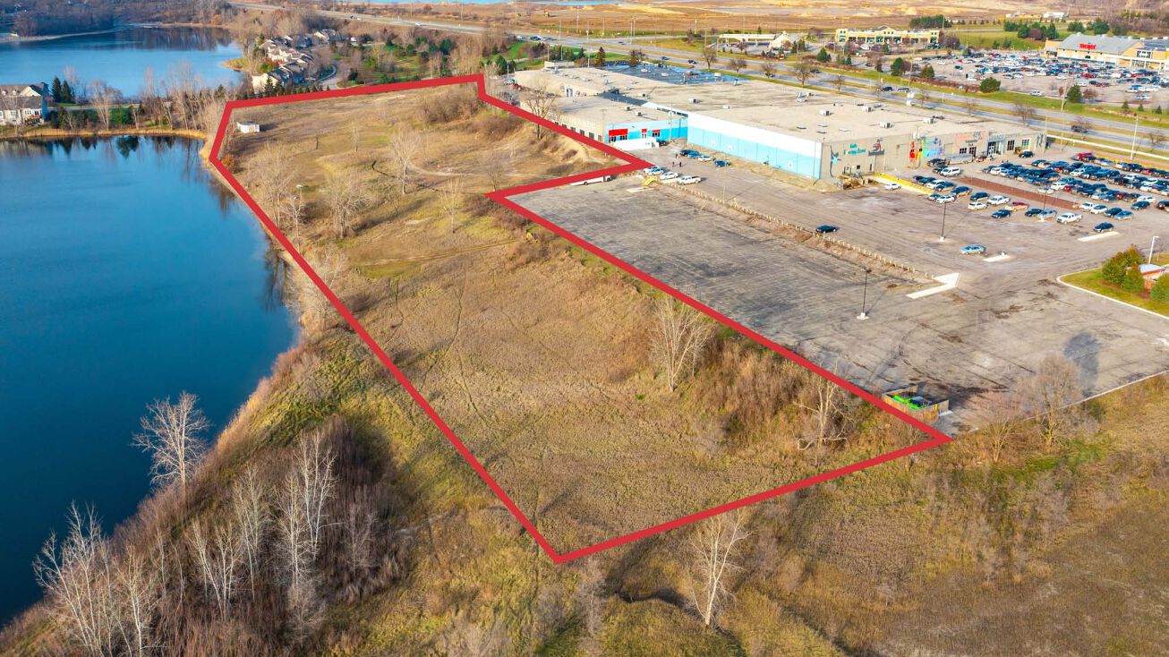 920 N Lapeer Rd, Oxford Township, MI 48371