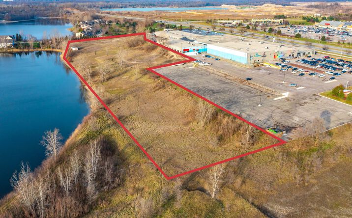Pictures of Land property located at 920 N Lapeer Rd, Oxford Township, MI 48371 for sales - image #1