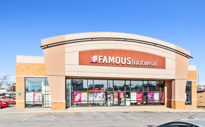Pictures of Retail property located at 4100 Merle Hay Rd, Des Moines, IA 50322 for comps - image #1