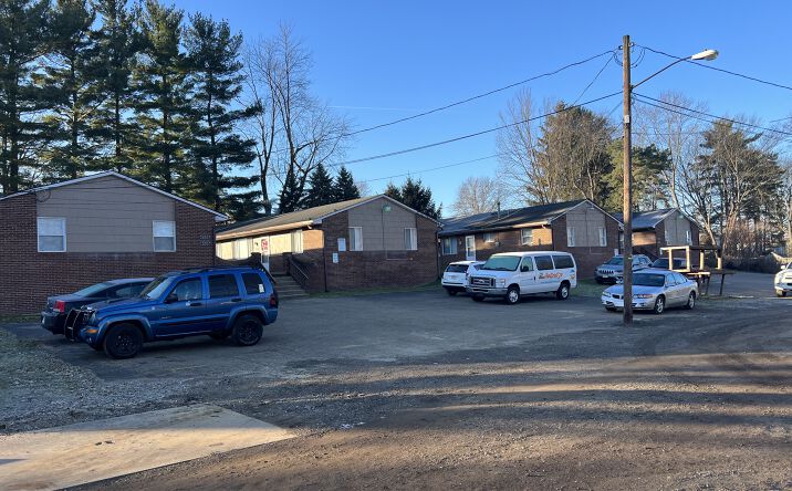 Pictures of Multifamily property located at 1536-1612 39th St NW, Canton, OH 44709 for comps - image #1