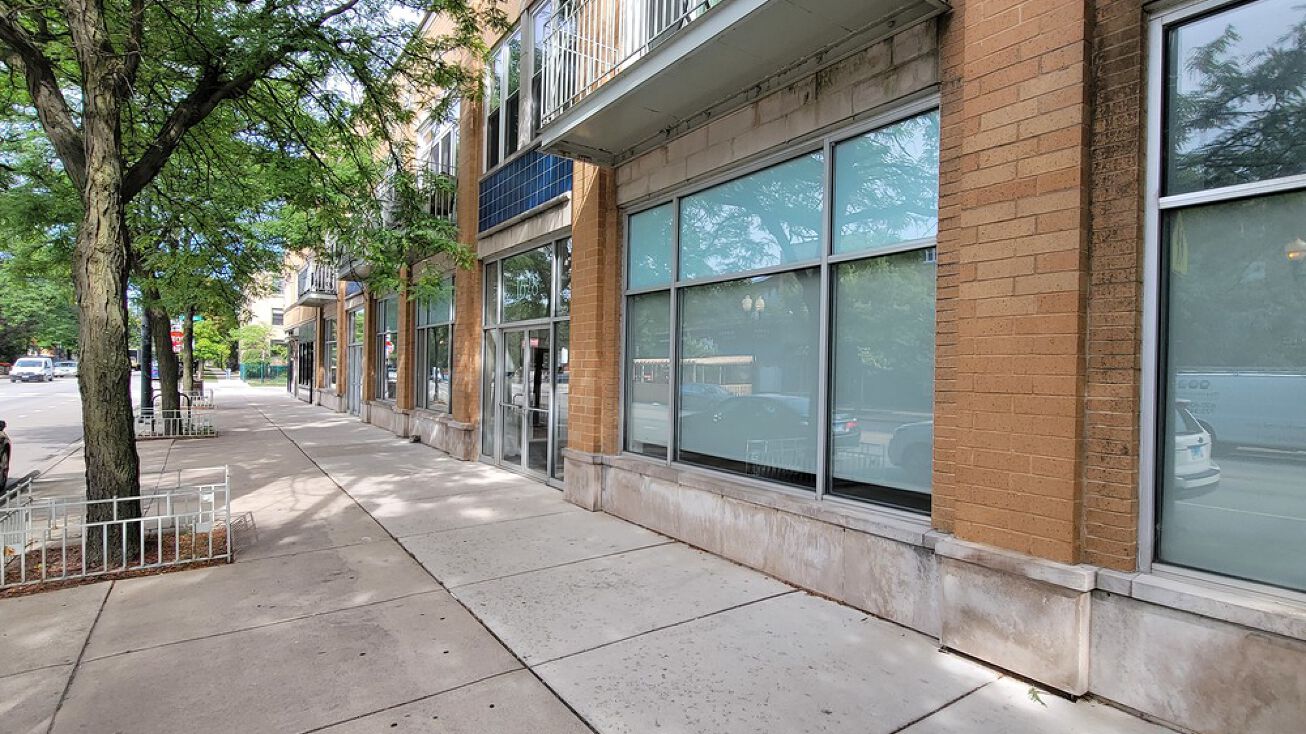 162830 W Montrose Ave, Chicago, IL 60613 Office Property for Sale Ravenswood Commercial