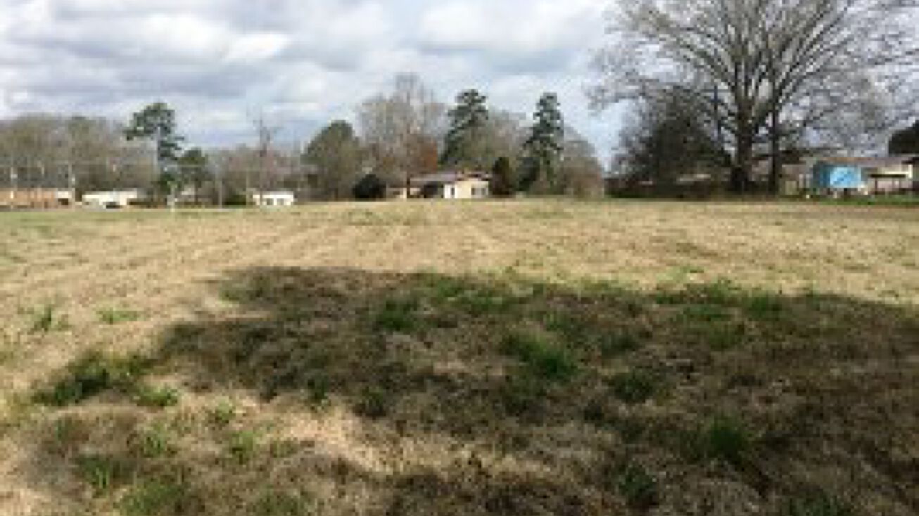 Pictures of Multifamily, Land property located at 2655 Old Brandon Rd, Pearl, MS 39208 for sales - image #1