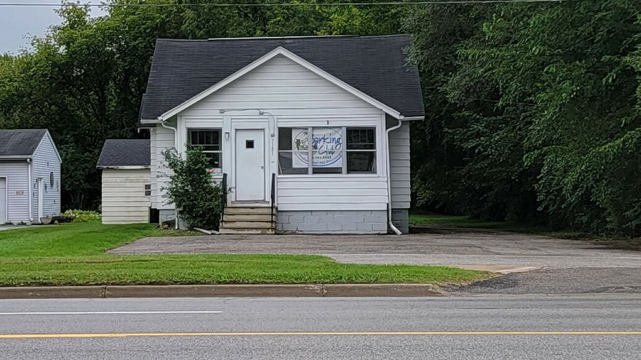 7181 Gratiot Rd, Saginaw, MI 48609