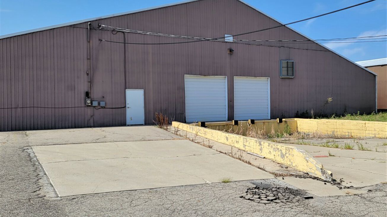 5910 2 Mile Rd, Bay City, MI 48706