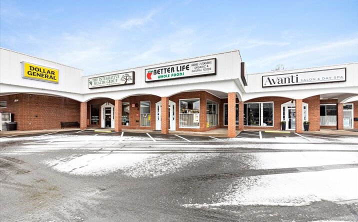 Pictures of Retail property located at 1500 Allen St, Springfield, MA 01118 for comps - image #1