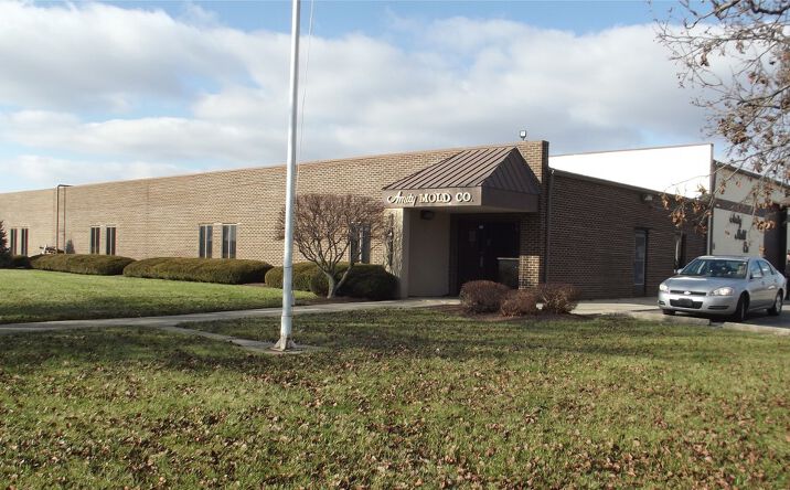 Pictures of Industrial property located at 1411 Commerce Park Dr, Tipp City, OH 45371 for comps - image #1