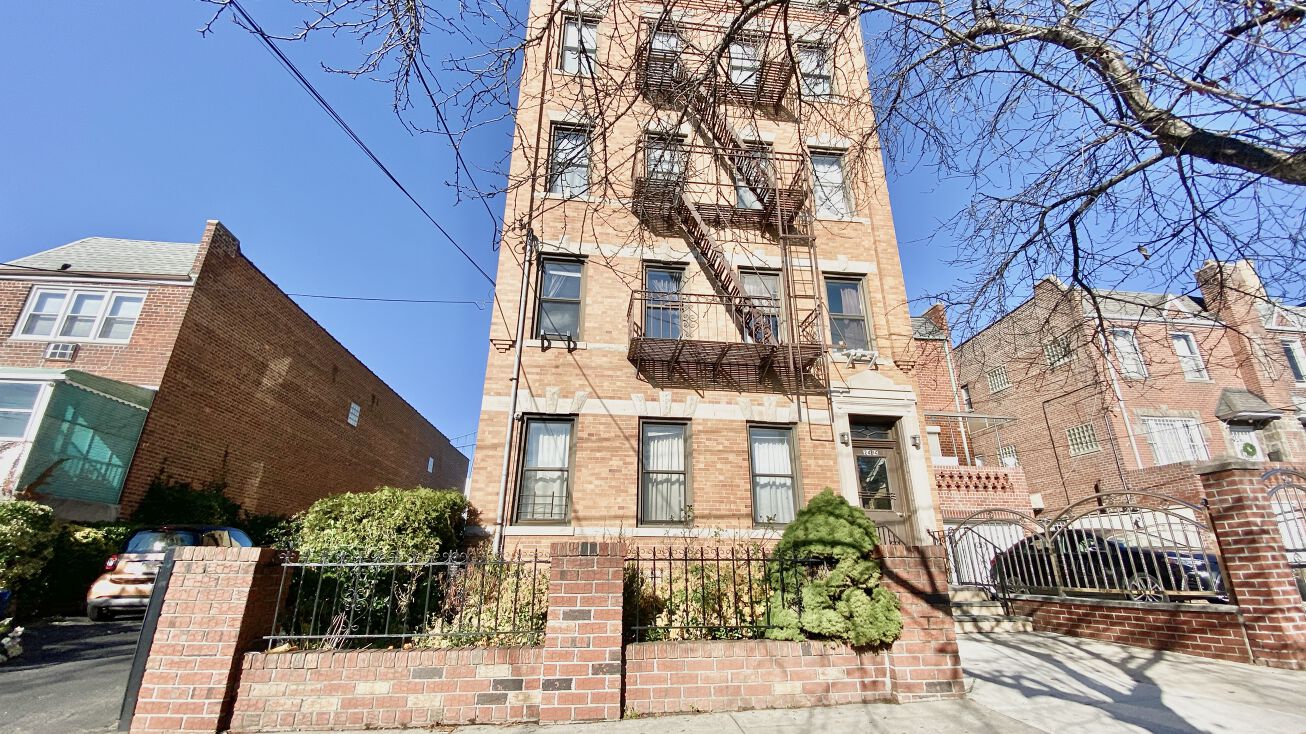 24-14-21st-st-queens-ny-11102-crexi