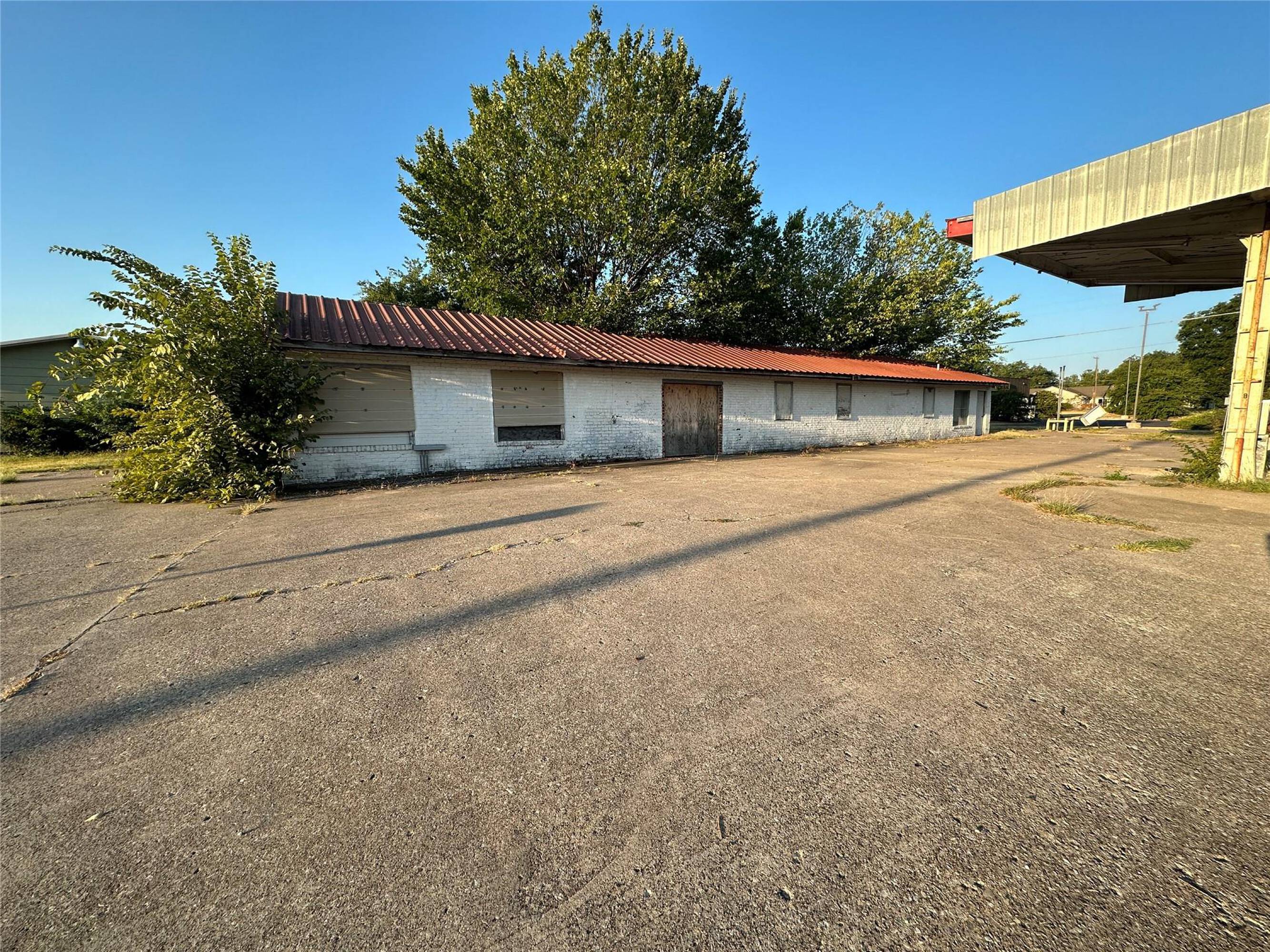 720 E Lake Murray Dr, Ardmore, OK 73401