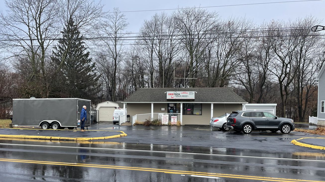 282 East St, Plainville, CT 06062