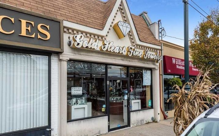 image of property at 56 HILLSIDE AVE Williston Park NY 11596-2319