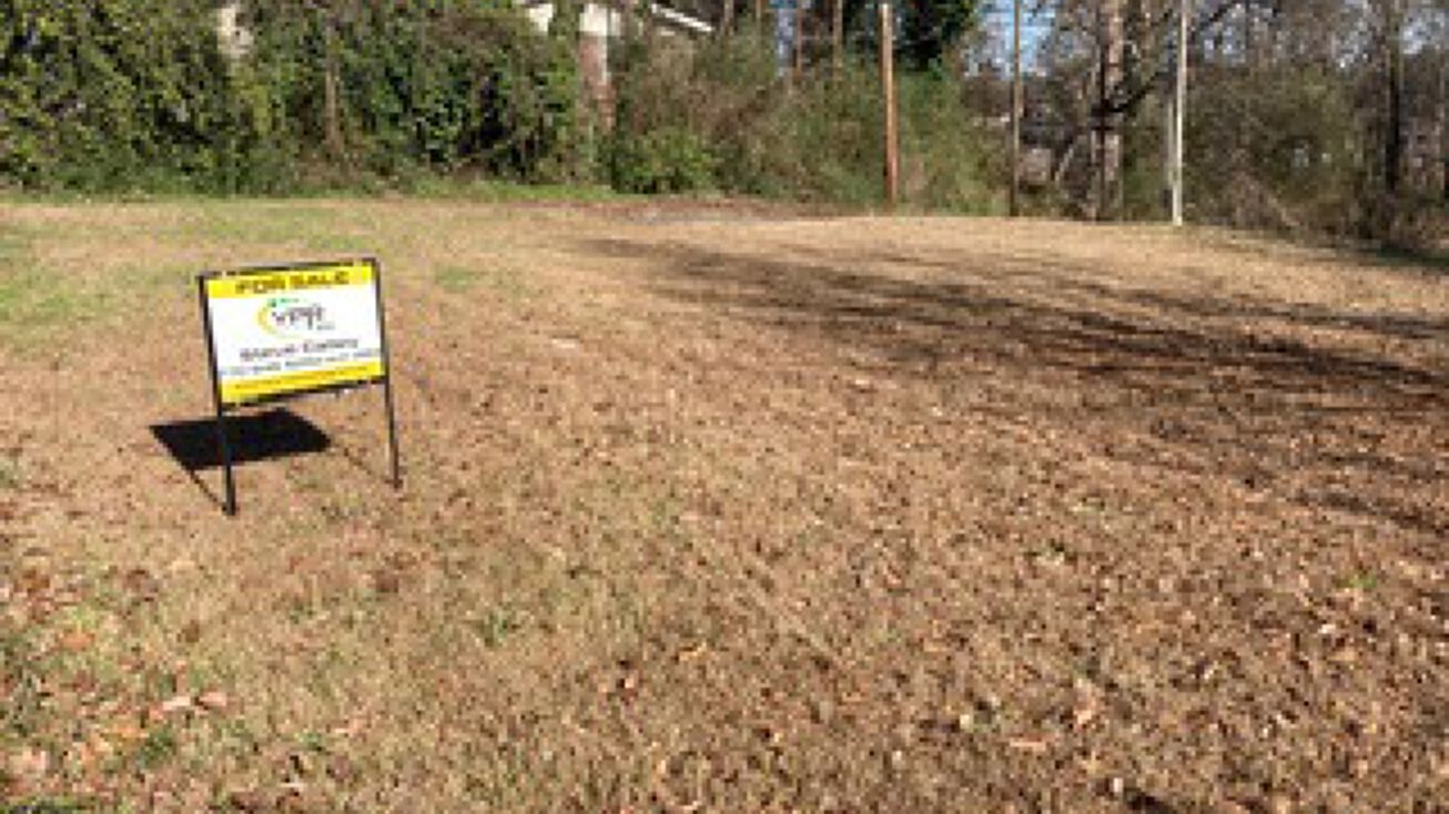 3631 Shallowford Rd, Doraville, GA 30340