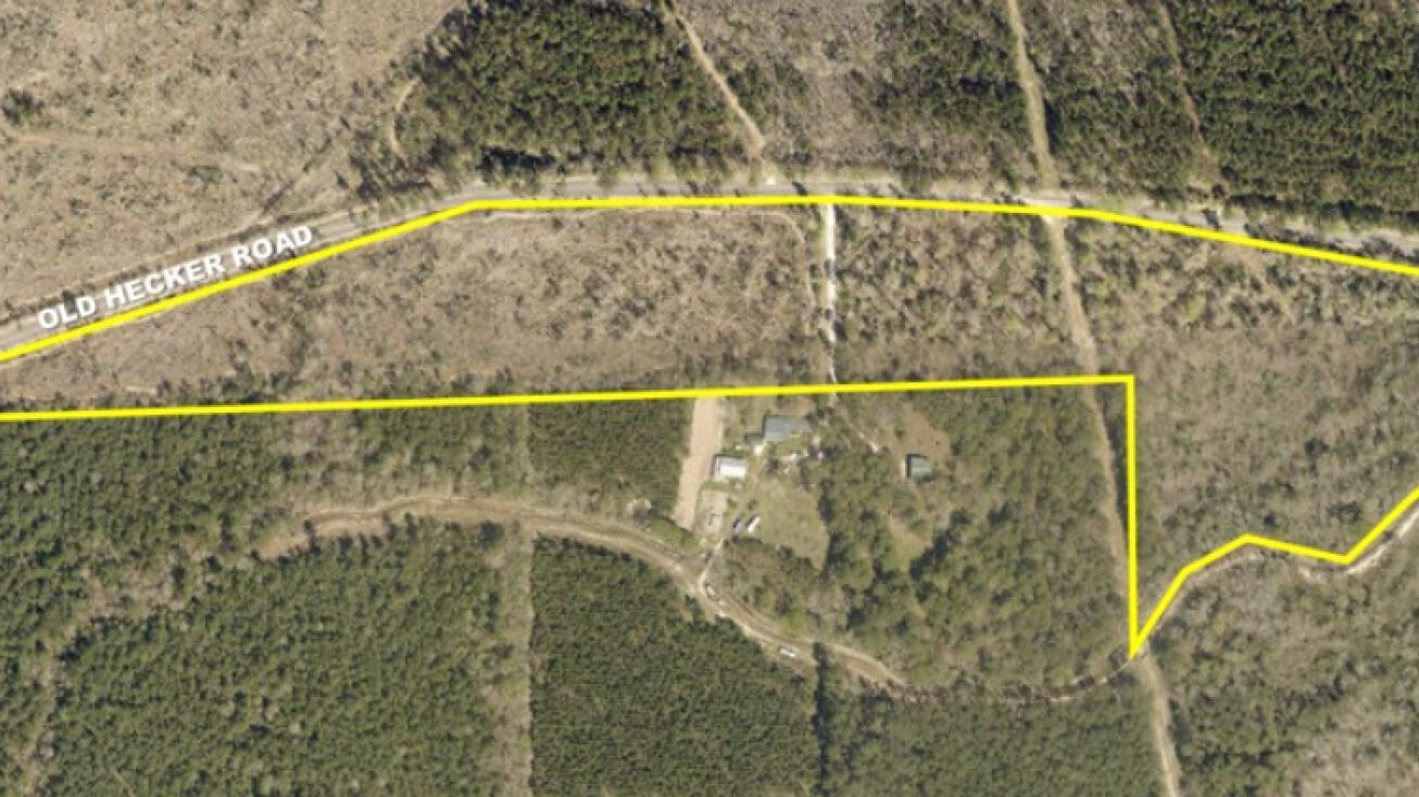 Old Hecker Road, Iowa, LA 70647