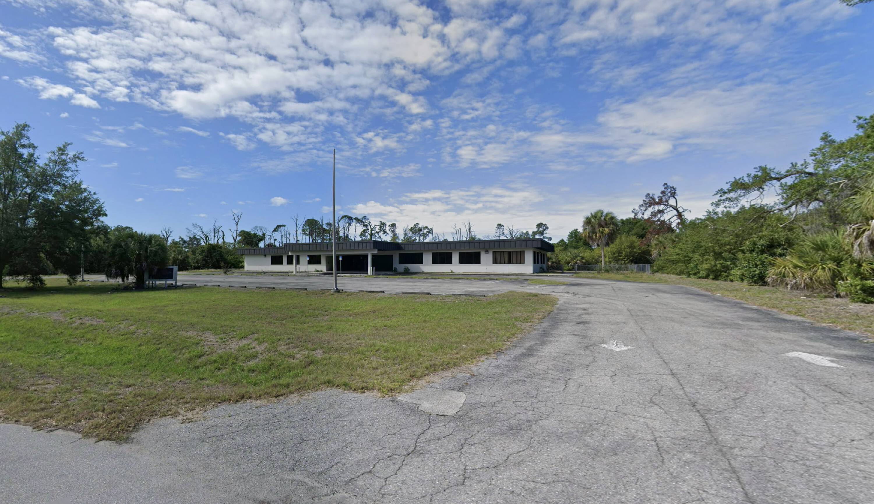 525 Bowman Ter, Port Charlotte, FL 33953