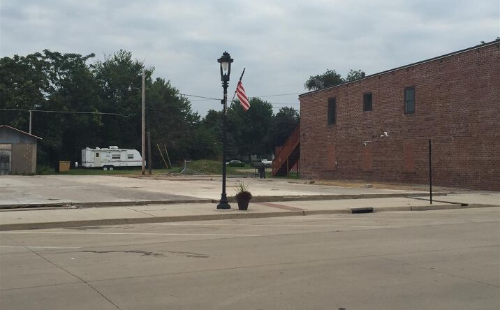 Pictures of Land property located at 118 N PROSPECT Street, Cambridge, IL 61238 for sales - image #1