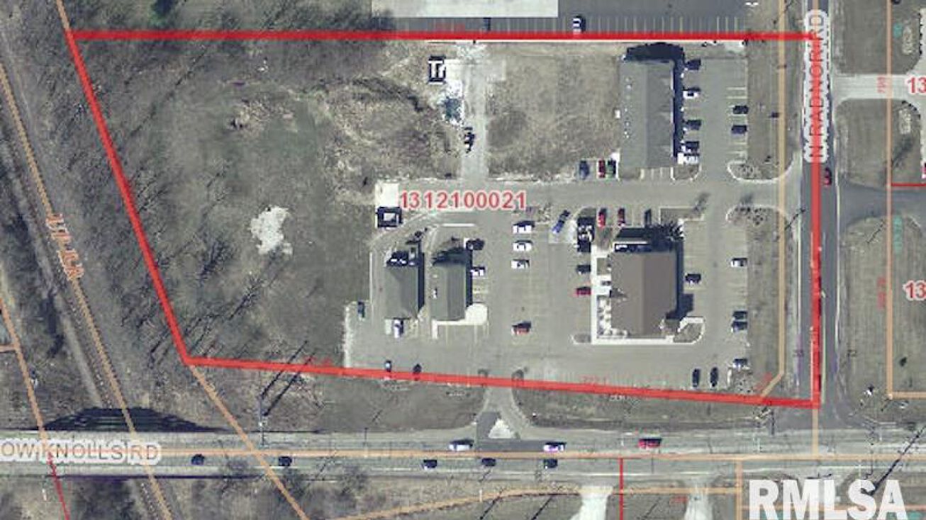 N Radnor Rd, Peoria, IL 61615