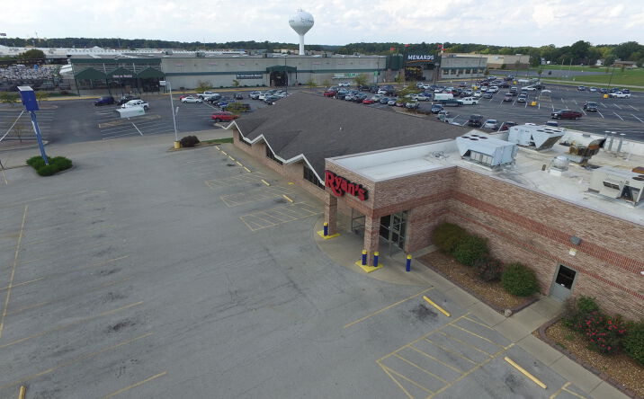 image of property at 1102 AVENUE OF MID AMERICA Effingham IL 62401-4598