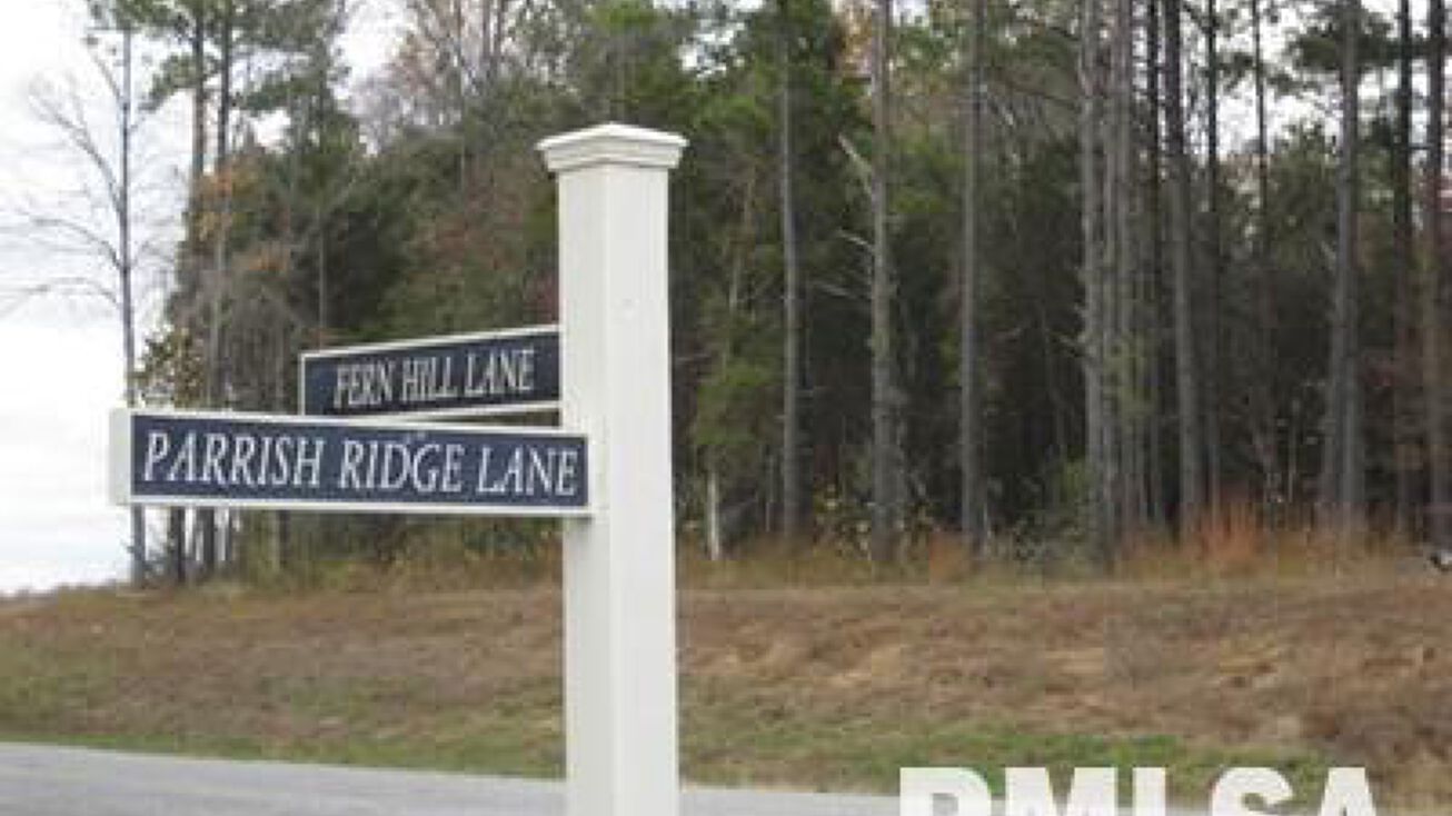 20 Fern Hill, Goreville, IL 62939