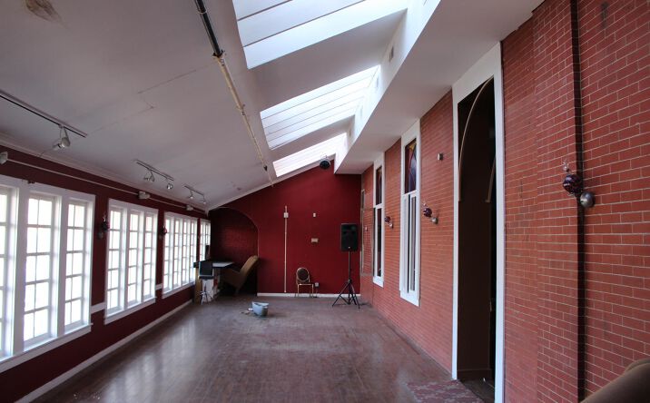 Pictures of Retail property located at 18 West Pike Street, Pontiac, MI 48342 for sales - image #1