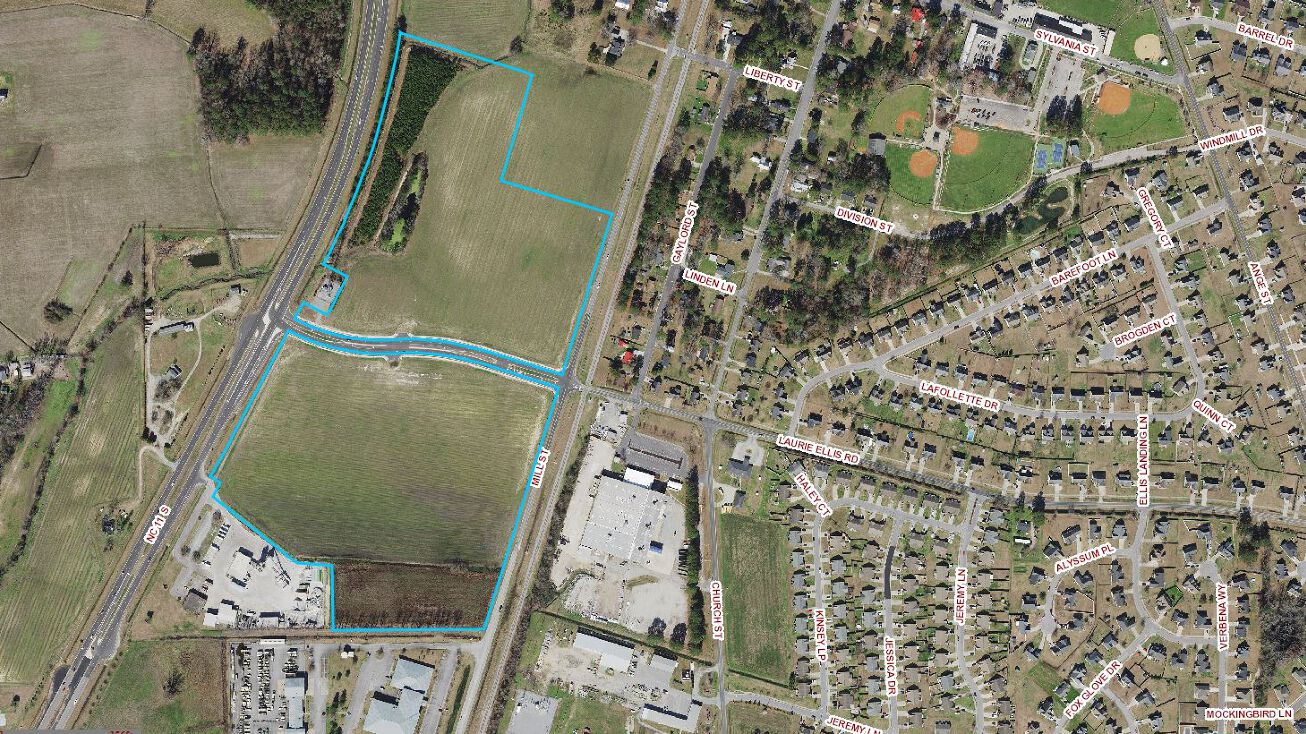 4957 Winterville Pkwy, Ayden, NC 28513