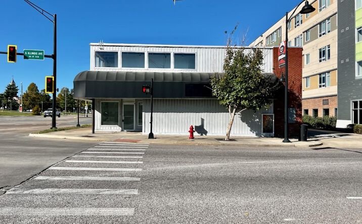 Pictures of Industrial, Office, Retail property located at 718 S ILLINOIS Avenue, Carbondale, IL 62901 for sales - image #1
