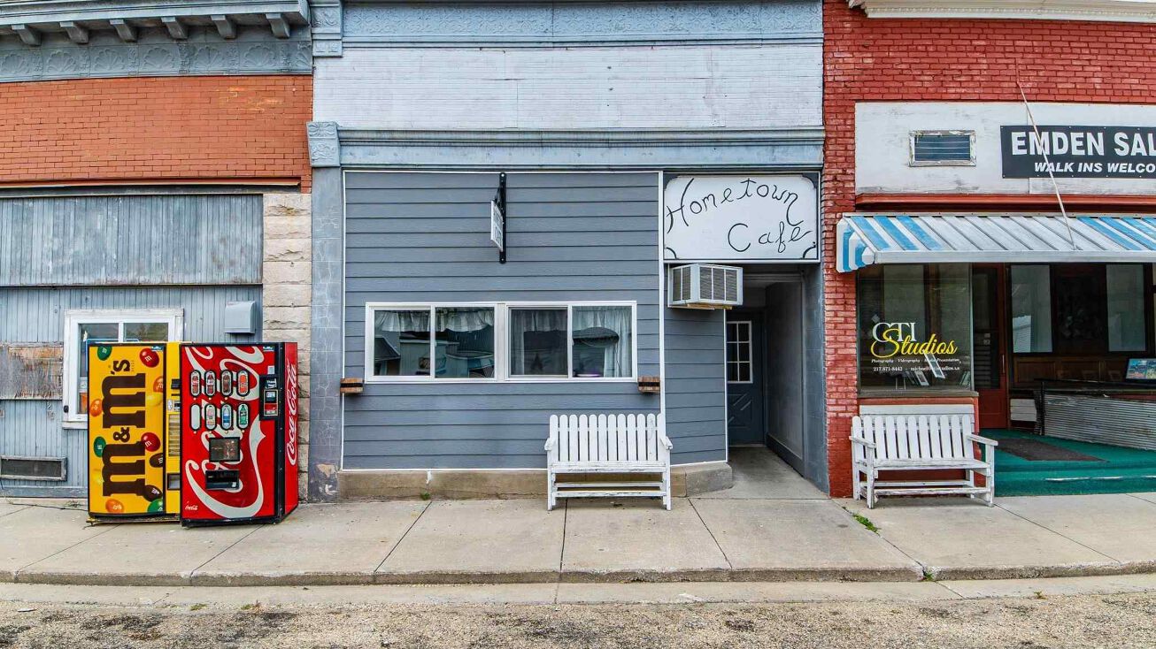 219 LINCOLN Street, Emden, IL 62635